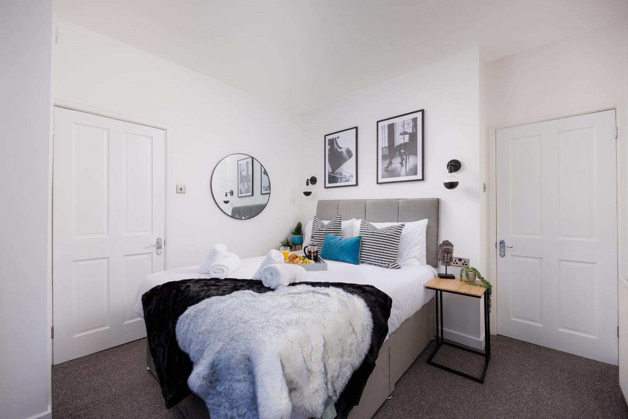 Boujis Central Plymouth Apartment - Sleeps 4 - Habita Property Zewnętrze zdjęcie