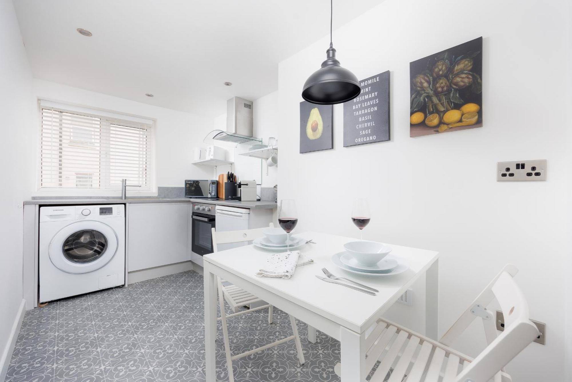 Boujis Central Plymouth Apartment - Sleeps 4 - Habita Property Zewnętrze zdjęcie